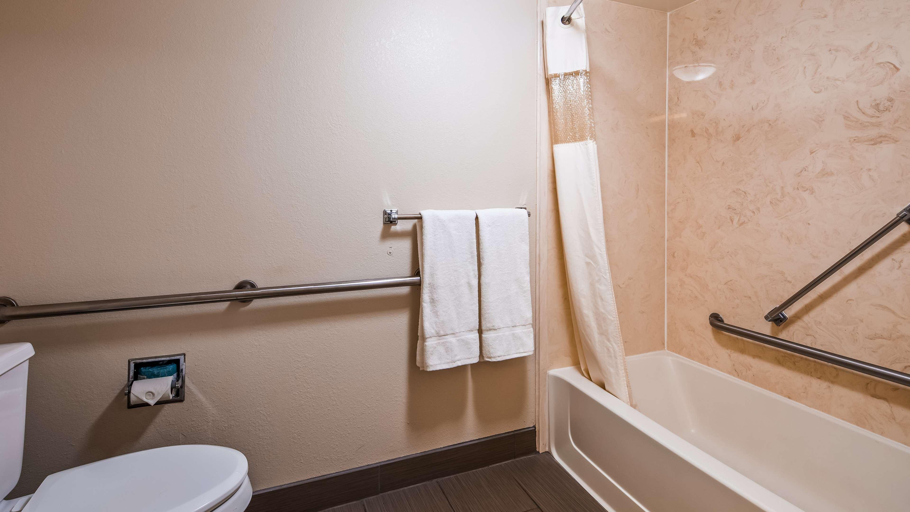 Best Western Airport Inn Pearl Exterior photo