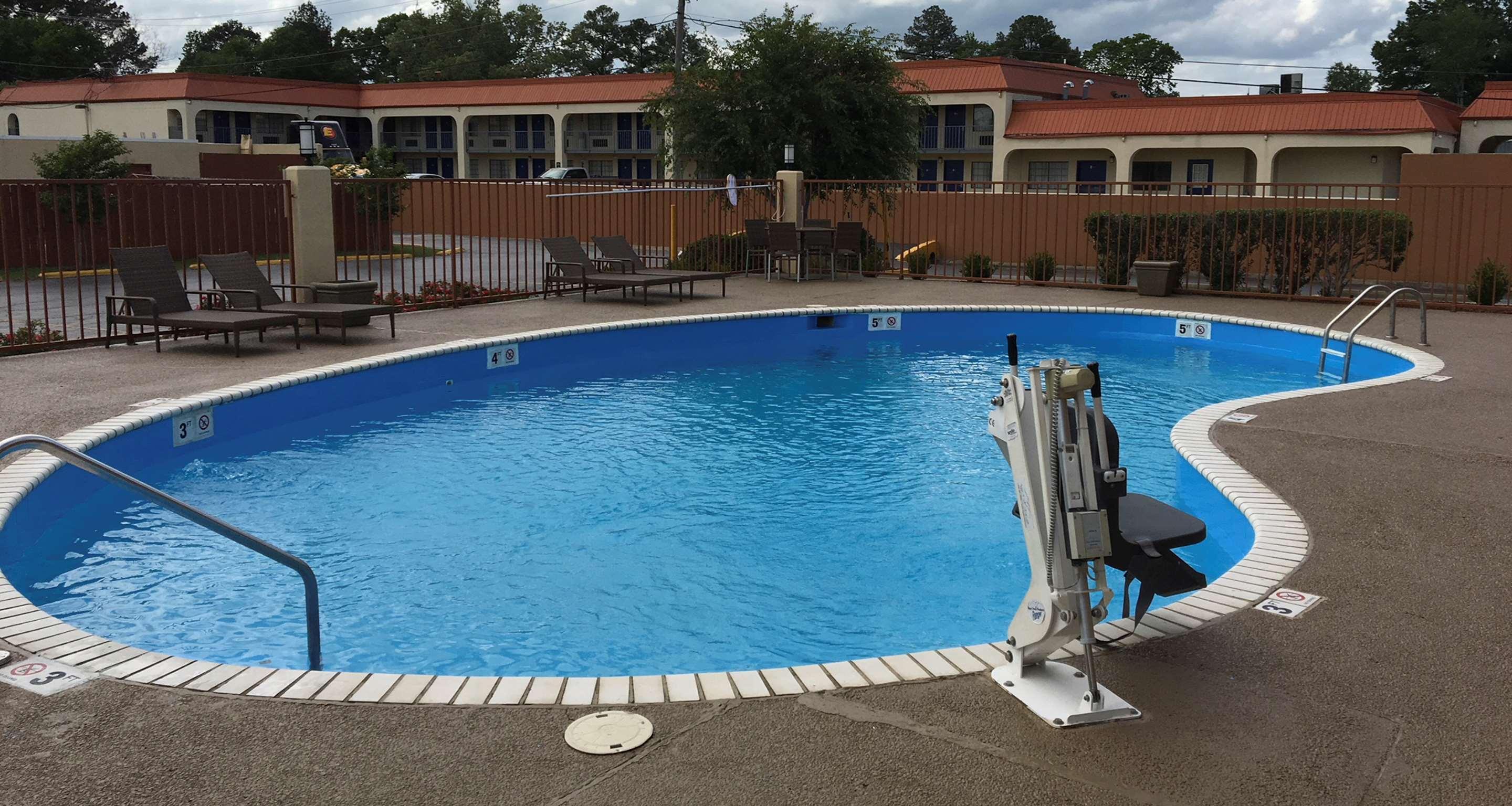 Best Western Airport Inn Pearl Exterior photo