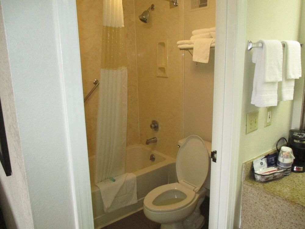 Best Western Airport Inn Pearl Exterior photo